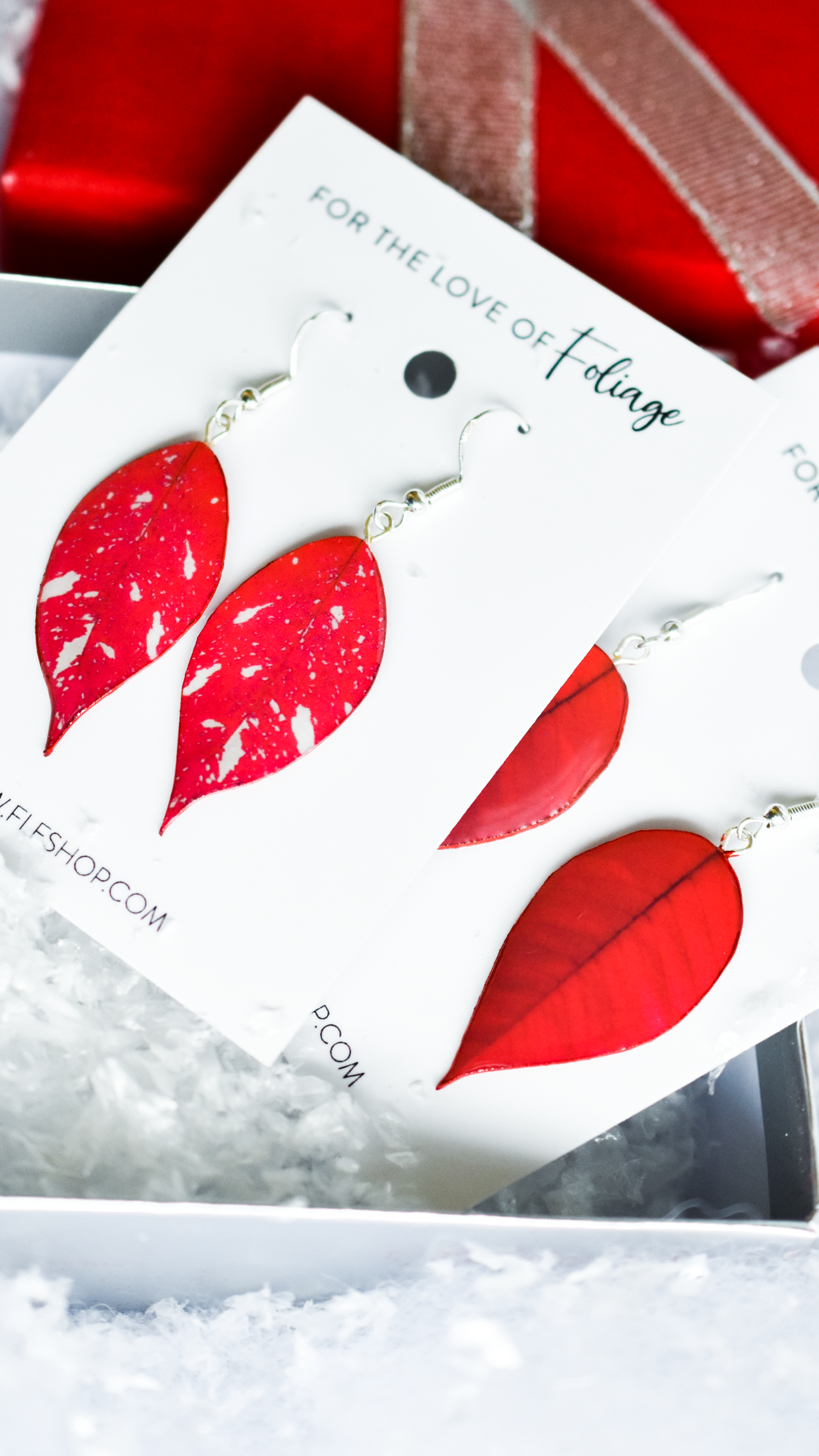 Holiday Speckled Poinsettia Plant Earrings | Leaf Earrings | Red Earrings