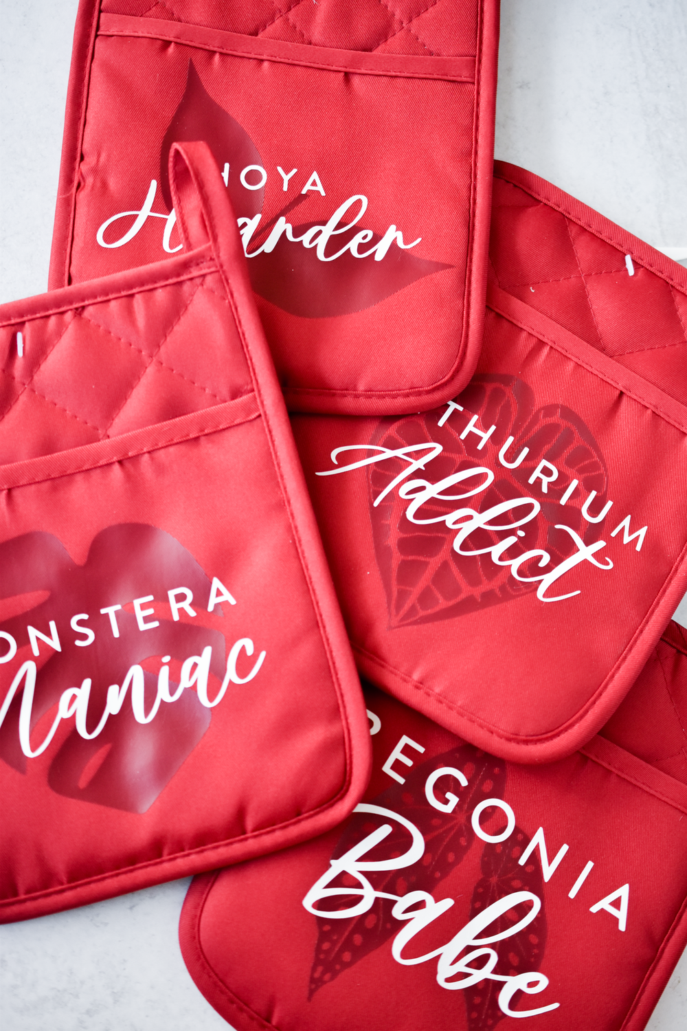 Monstera Maniac Red Oven Pot Mit